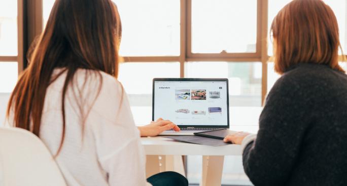 4 benefits of SEO articles for e-commerce businesses (Unsplash/KOBU Agency)