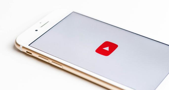 Understanding and gaming the YouTube algorithm, for dummies  (Unsplash/Sara Kurfess)